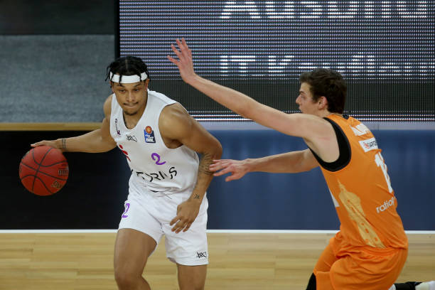 弩张的决赛 弩张的决赛